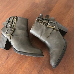 Charlotte Russe Gray Ankle Boots